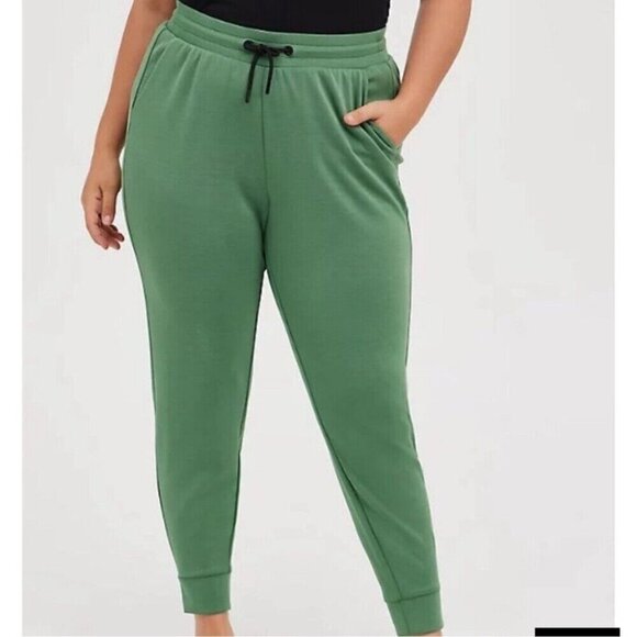 Torrid Women’s Olive Green Relaxed Fit Active Cupro Pocket Joggers Size 3X NWT - Picture 1 of 15